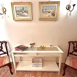 Elegant House In Rome