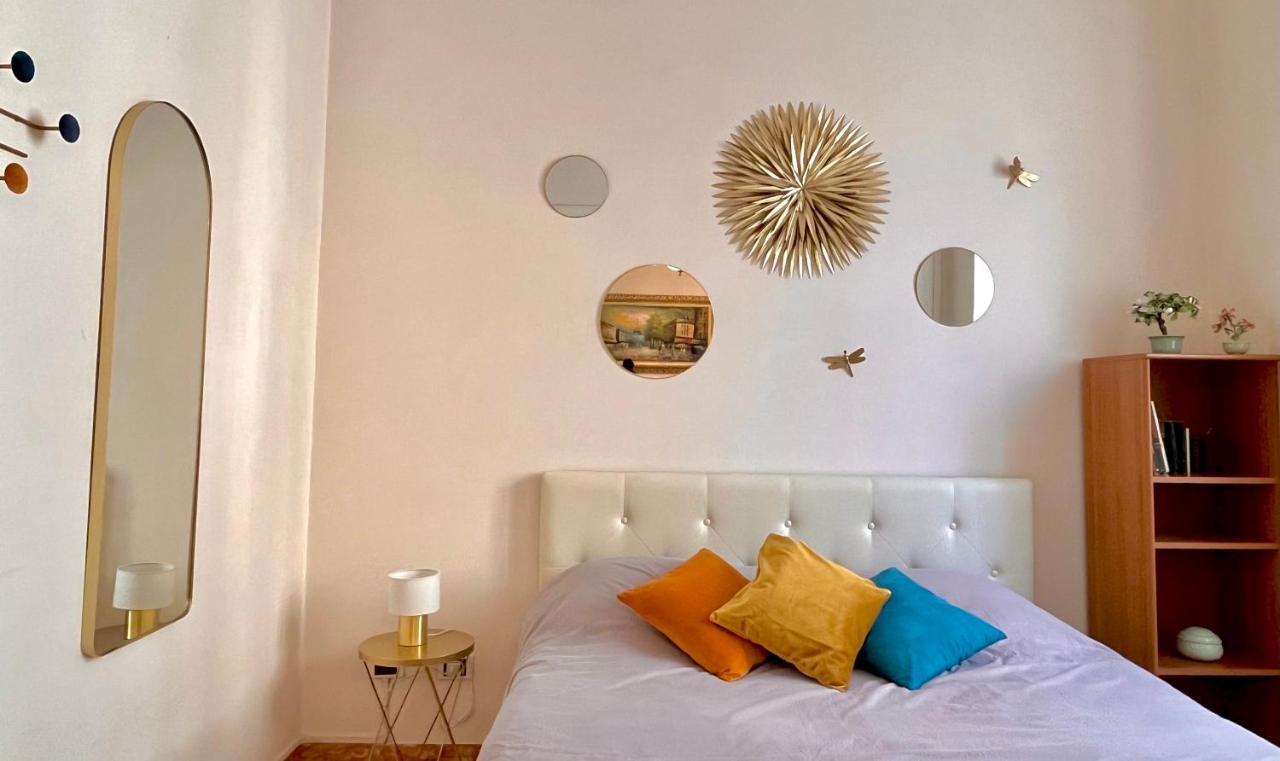 Elegant House In Apartment Rom